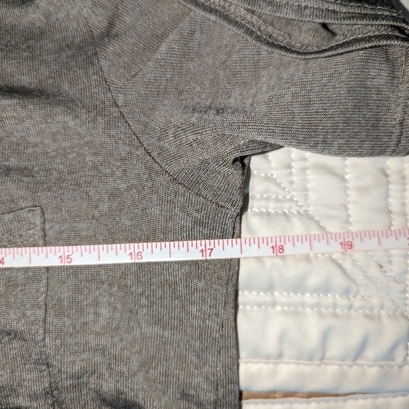 Aritzia BABATON Beige Casual Minimalist Sami Scoop Pocket Tee T-Shirt Size Small - Picture 4 of 8